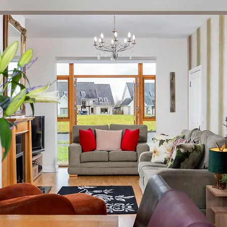 Shannonside - Stylish 5 Bed Marina & 40ft Mooring 度假居