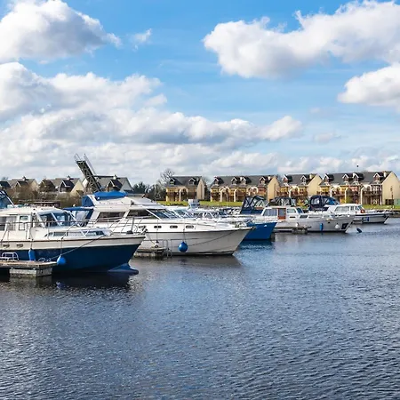 別荘 Shannonside - Stylish 5 Bed Marina & 40ft Mooring *