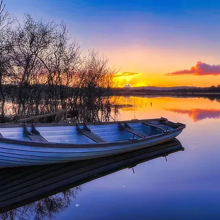 Shannonside - Stylish 5 Bed Marina & 40ft Mooring 度假居 Termonbarry