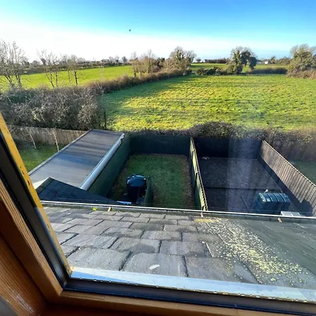 Shannonside - Stylish 5 Bed Marina & 40ft Mooring Сasa de vacaciones *