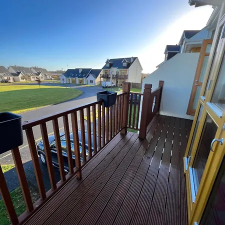別荘 Shannonside - Stylish 5 Bed Marina & 40ft Mooring Termonbarry