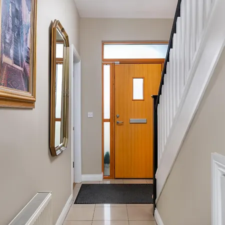 Shannonside - Stylish 5 Bed Marina & 40ft Mooring Holiday home Termonbarry