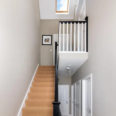 度假居 Shannonside - Stylish 5 Bed Marina & 40ft Mooring