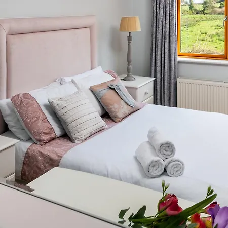 度假居 Shannonside - Stylish 5 Bed Marina & 40ft Mooring Termonbarry