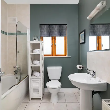 度假居 Shannonside - Stylish 5 Bed Marina & 40ft Mooring