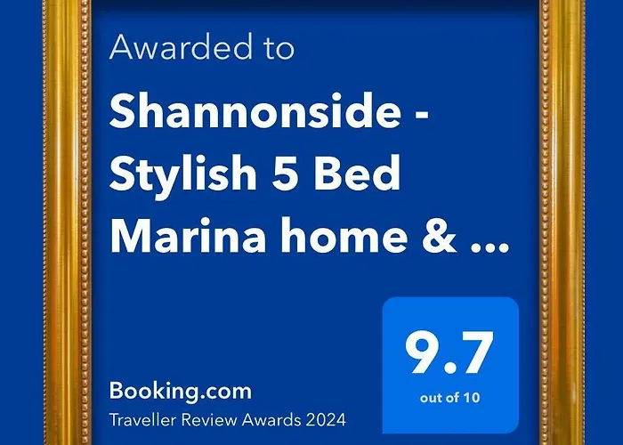 Shannonside - Stylish 5 Bed Marina & 40ft Mooring Prázdninový dům Termonbarry