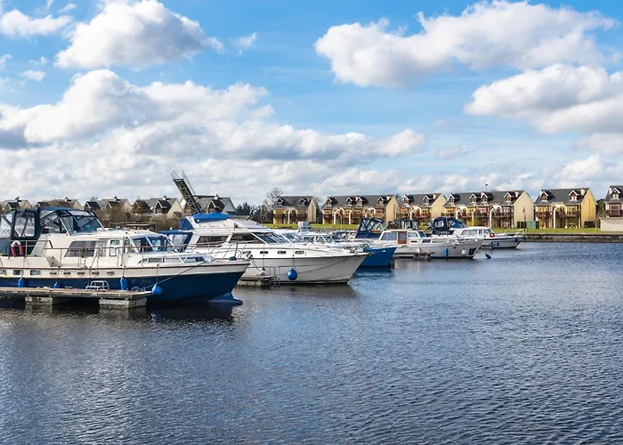 Prázdninový dům Shannonside - Stylish 5 Bed Marina & 40ft Mooring *