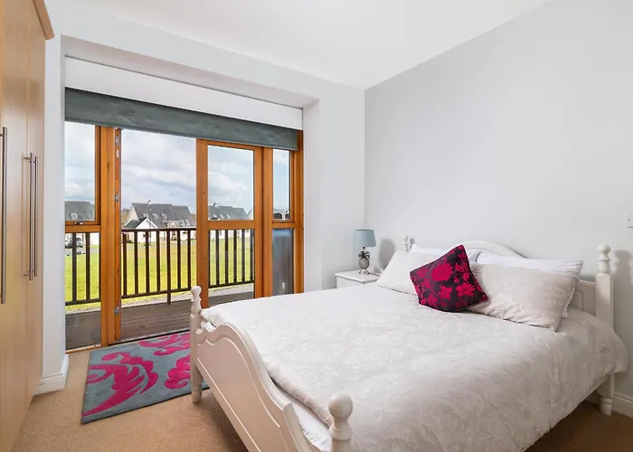 Shannonside - Stylish 5 Bed Marina & 40ft Mooring Prázdninový dům *